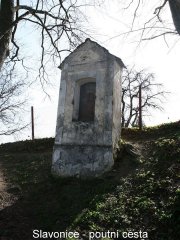 kaplička před opravou