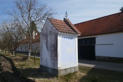 pohled zezadu zleva