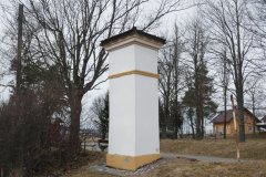 pohled zezadu zleva