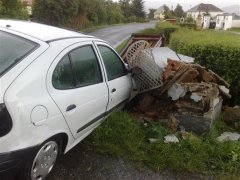 původní kaplička zničená autohavárií
