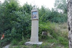 zastavení křížové cesty - pohled zepředu zprava