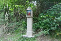 zastavení křížové cesty - pohled zepředu zprava