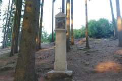 zastavení křížové cesty - pohled zepředu