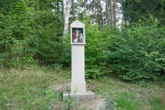 zastavení křížové cesty - pohled zepředu