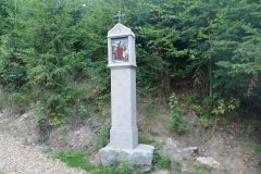 zastavení křížové cesty - pohled zepředu zprava