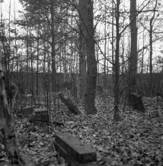 starší foto hřbitova