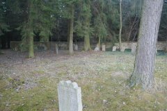 náhrobky na hřbitově