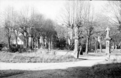 vstupní park před klášterním areálem
