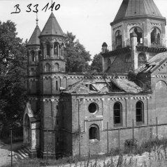 chátrající kostel