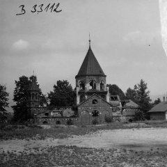 chátrající kostel