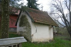 pohled zezadu zleva
