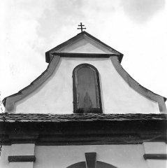 štít kaple