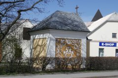 pohled zezadu zleva