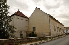 věž bývalého kostela vlevo