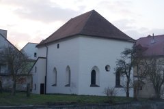 pohled zezadu zprava