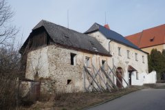 pohled zepředu zleva