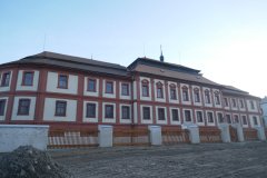 pohled zprava