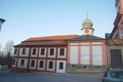 pohled zezadu zprava