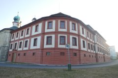 pohled zepředu zleva