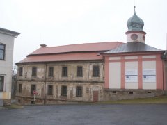 pohled zezadu zprava