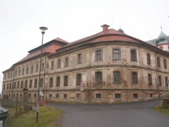 pohled zepředu zprava