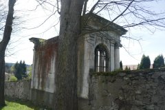 pohled zezadu zleva
