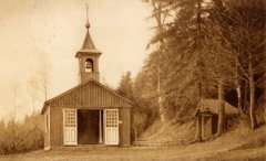 historické foto kaple se studánkou