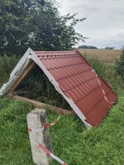 střecha kaple po nehodě