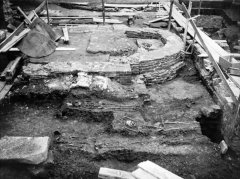 pohled na půdorys kaple při archeologickém průzkumu
