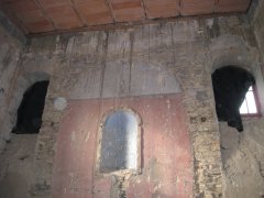 otisk zdiva kaple na stěně kostela