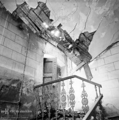 propadlý strop kaple