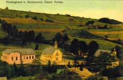 kostel na dobové pohlednici (vpravo)