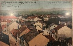 starší foto části města se synagogou