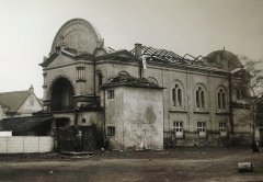 synagoga poškozená požárem
