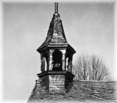 historické foto kaple (detail zvonu)