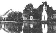 historické foto kapličky (vlevo od velké kaple)