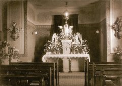 starší foto interiéru kaple