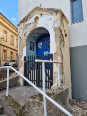 pohled zepředu zprava