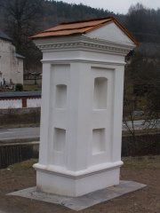 pohled zezadu zprava