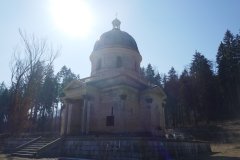 pohled zepředu zprava