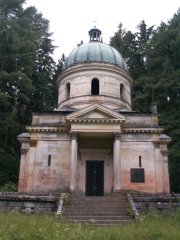 průčelí kaple