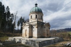 pohled zezadu zleva
