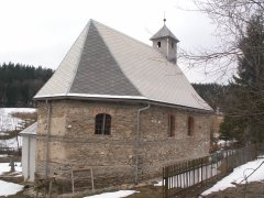 pohled zezadu zleva