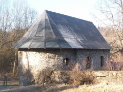pohled zezadu zleva