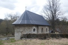 pohled zezadu zleva