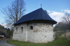 pohled zezadu zprava