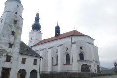 pohled zezadu zprava