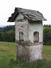 pohled zezadu zleva