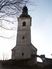 průčelí kostela