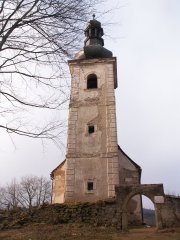 průčelí kostela